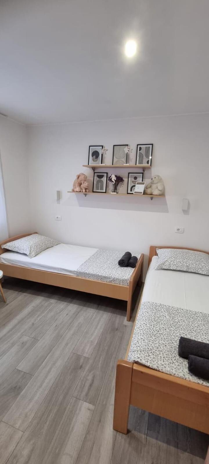 Apartments Mladen Duće Kültér fotó